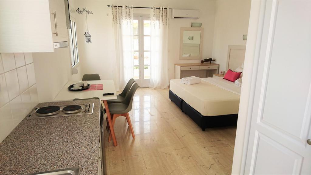 Crown Apartments Kalyves Bagian luar foto