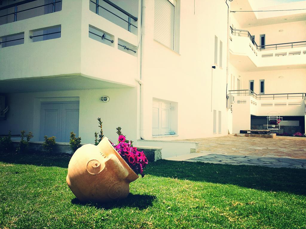 Crown Apartments Kalyves Bagian luar foto