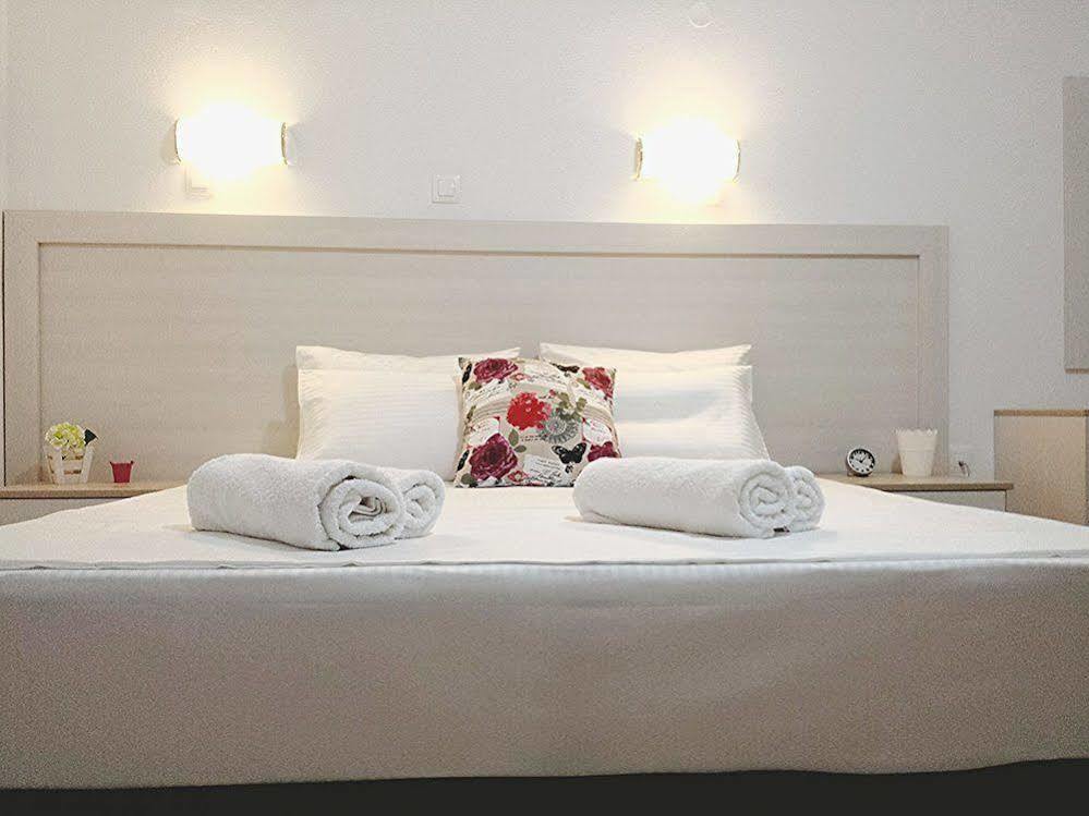 Crown Apartments Kalyves Bagian luar foto