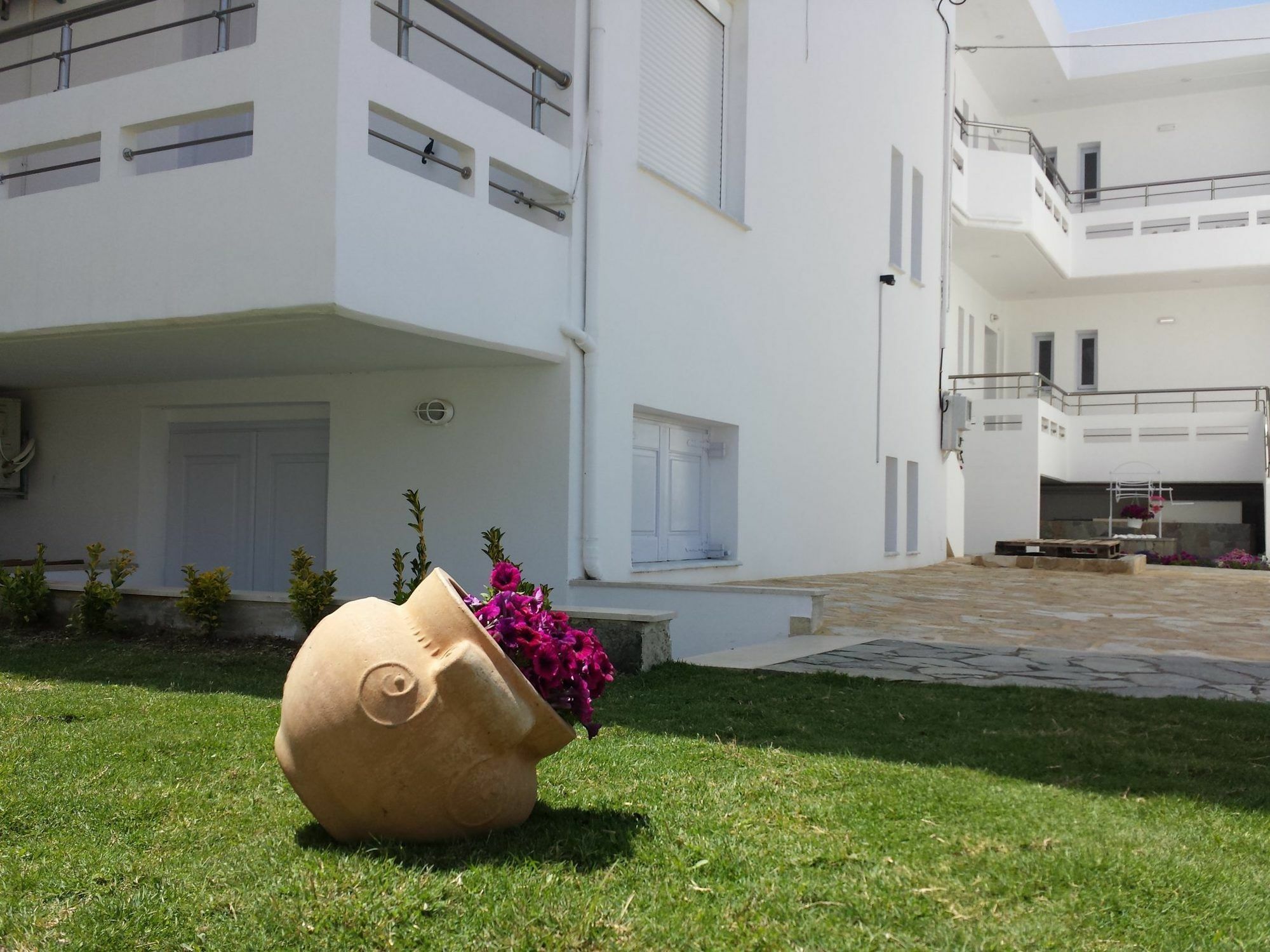 Crown Apartments Kalyves Bagian luar foto
